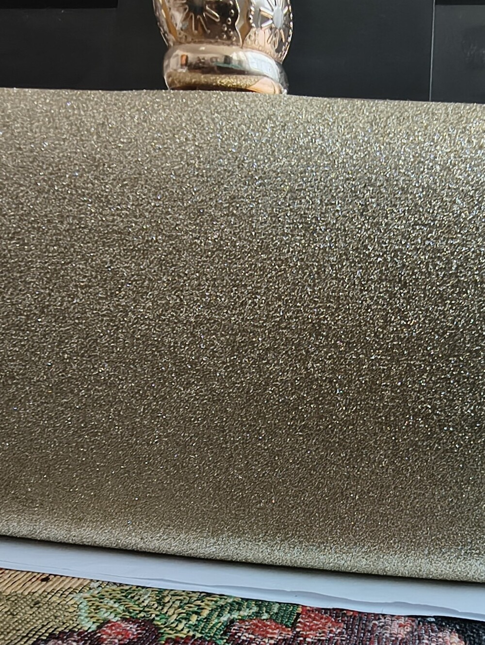 Elegant Pearl Clutch With Gold Details And Gold Back